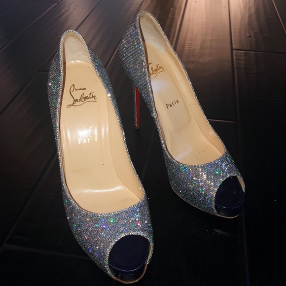 Christian Louboutin Shoes 👠!! (70% off) - Picture 2 of 5